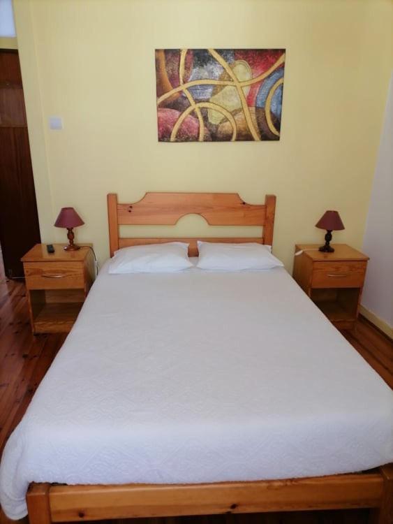 Pensao Avenida Hotel Penacova Bagian luar foto