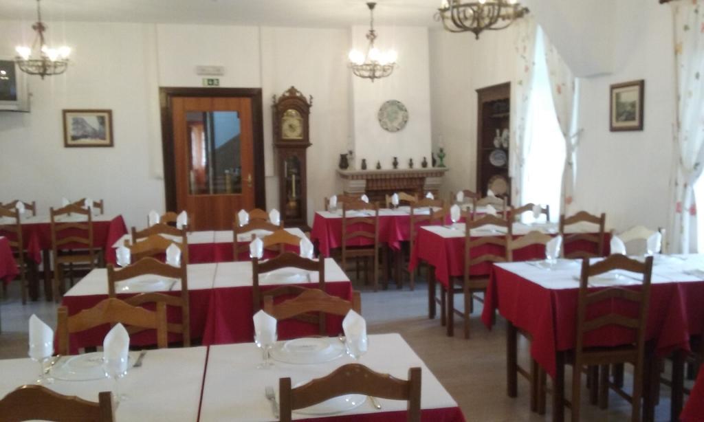 Pensao Avenida Hotel Penacova Bagian luar foto