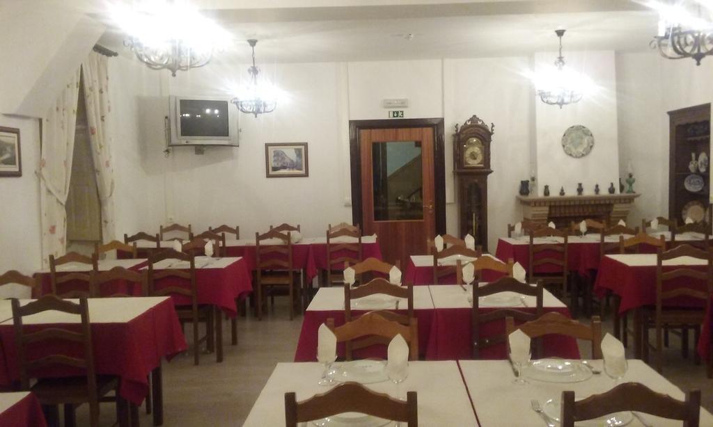 Pensao Avenida Hotel Penacova Bagian luar foto
